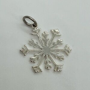 Vtg 925 Sterling Silver Snowflake Charm / Pendant